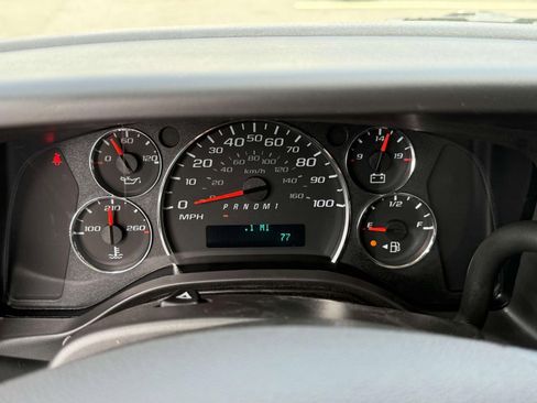New 2025 Chevrolet Express 3500 Extended image 15