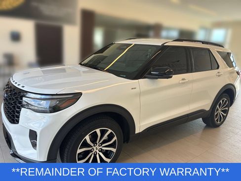 Used 2025 Ford Explorer ST-Line AWD/4WD image 4