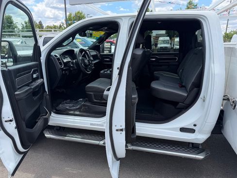 Used 2024 RAM 3500 Big Horn AWD/4WD image 17