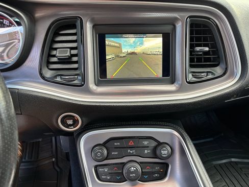 Used 2022 Dodge Challenger GT AWD/4WD image 18
