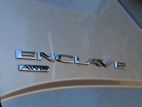 Used 2022 Buick Enclave Premium image 38