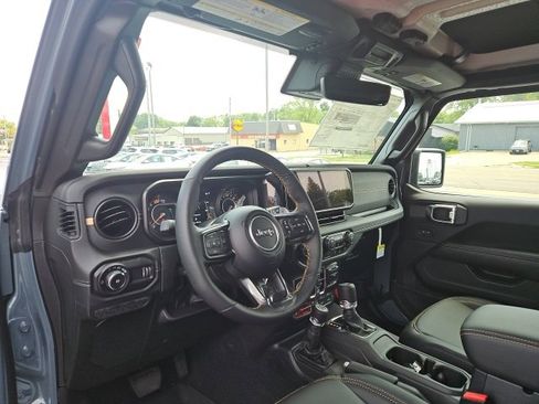 New 2025 Jeep Wrangler Unlimited Rubicon 392 image 30