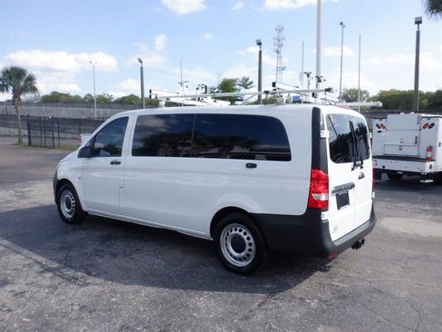 Used 2023 Mercedes-Benz Metris image 3