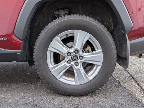 Used 2021 Toyota RAV4 XLE w/ Convenience Package image 13