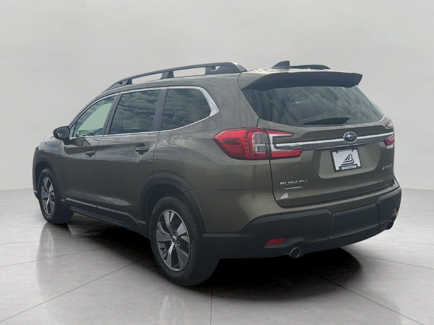 Used 2024 Subaru Ascent Premium w/ Convenience Package AWD/4WD image 5
