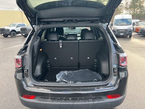 New 2026 Jeep Compass Limited image 17