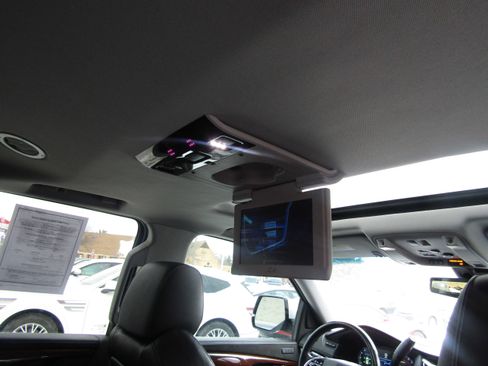 Used 2019 Cadillac Escalade ESV Premium Luxury image 11