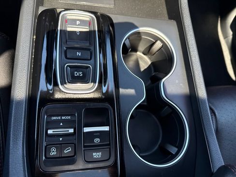 Certified 2025 Honda Pilot Black Edition image 32