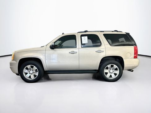 Used 2007 GMC Yukon SLT w/ SLT Preferred Equipment Group AWD/4WD image 4