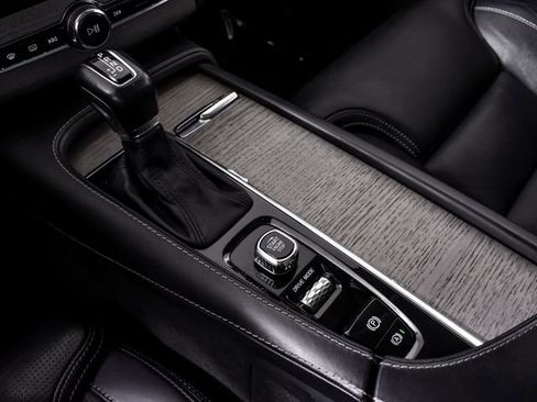 Used 2021 Volvo XC90 T6 Inscription w/ Advanced Package image 28