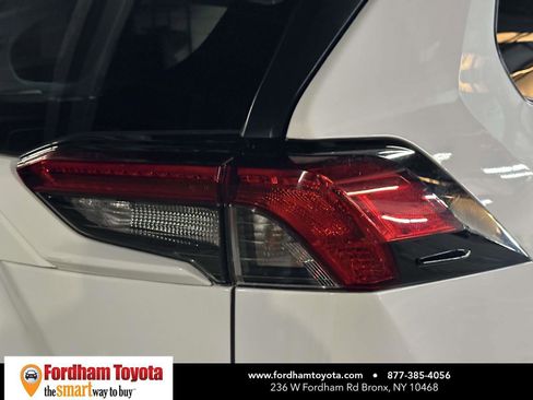 Used 2023 Toyota RAV4 LE AWD/4WD image 12