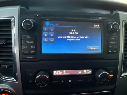 Used 2018 Nissan Titan SL w/ Chrome Package image 21