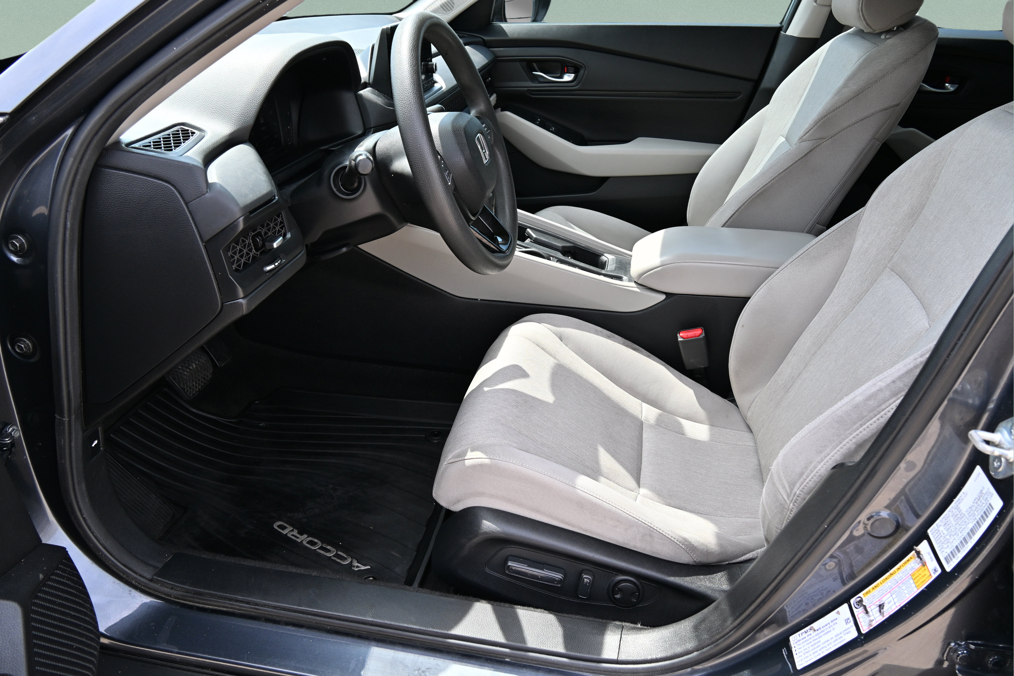 Certified 2025 Honda Accord SE image 17