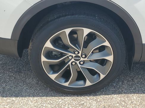 Certified 2023 Lincoln Nautilus Reserve AWD/4WD image 7