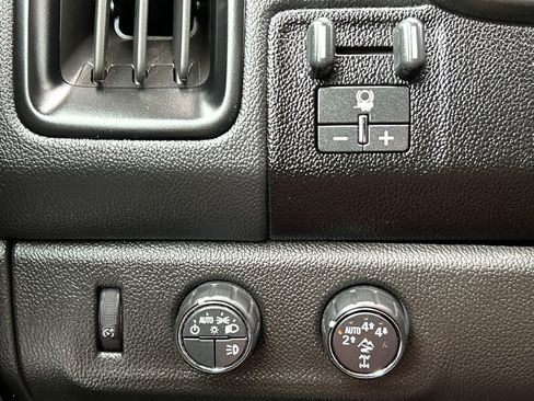 Used 2021 Chevrolet Colorado ZR2 w/ ZR2 Dusk Special Edition image 12