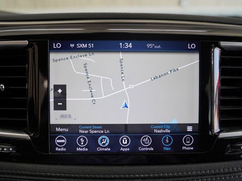 Used 2018 Chrysler Pacifica Limited FWD image 19