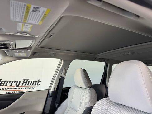 Used 2024 Subaru Forester Premium image 3