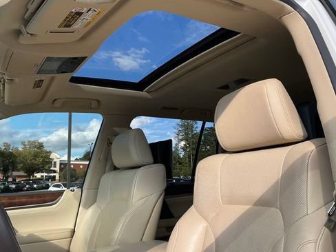 Used 2016 Lexus LX 570 4WD w/ Luxury Package image 24