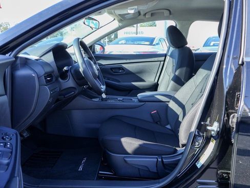 New 2025 Nissan Sentra S image 7