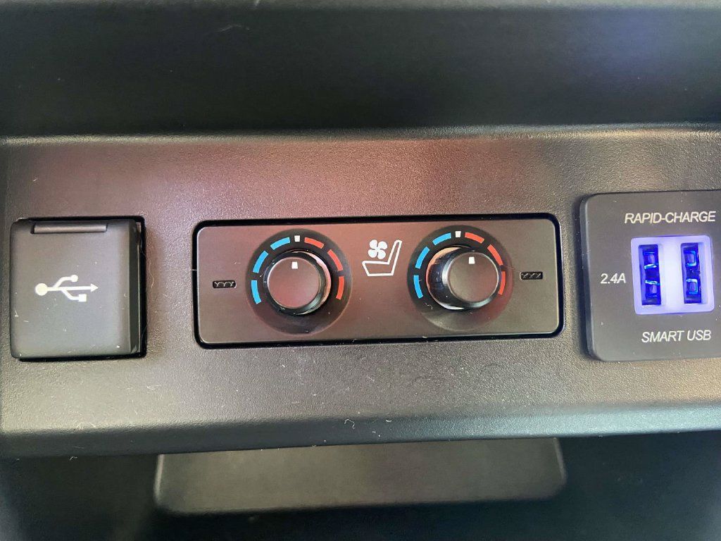 Used 2024 Toyota 4Runner Limited AWD/4WD image 32