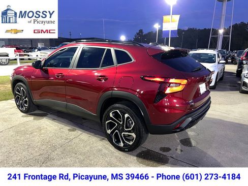 Used 2024 Chevrolet Trax RS w/ Sunroof Package image 5