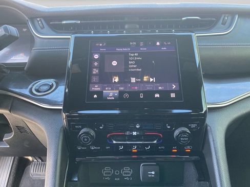 Used 2021 Jeep Grand Cherokee L Laredo RWD image 13