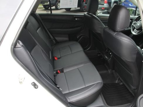 Used 2018 Subaru Outback 2.5i Limited AWD/4WD image 37