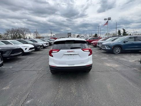 Certified 2023 GMC Terrain SLE w/ Driver Convenience Package AWD/4WD image 4