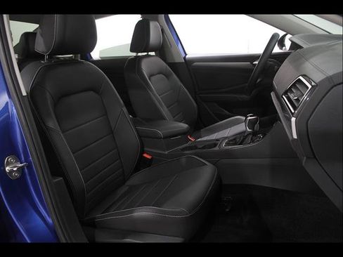 Certified 2024 Volkswagen Jetta SE w/ Panoramic Sunroof Package FWD image 15