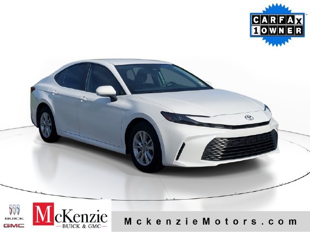 Used 2025 Toyota Camry LE w/ Convenience Package FWD image 1