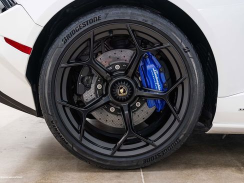 Used 2024 Lamborghini Huracan Tecnica RWD image 8