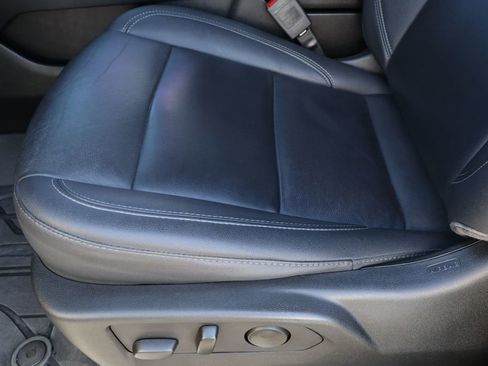 Used 2023 Chevrolet Suburban Z71 w/ Luxury Package image 21