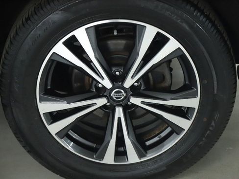 Used 2019 Nissan Rogue SV w/ Premium Package image 41