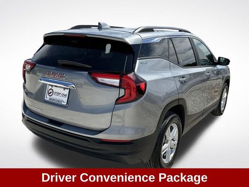 Used 2024 GMC Terrain SLE w/ Driver Convenience Package image 7