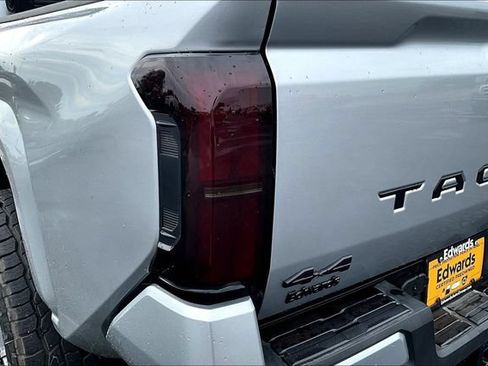 Used 2024 Toyota Tacoma SR5 AWD/4WD image 23