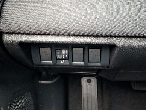 Used 2025 Subaru Outback Premium AWD/4WD image 18