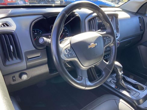 Used 2022 Chevrolet Colorado Z71 image 2