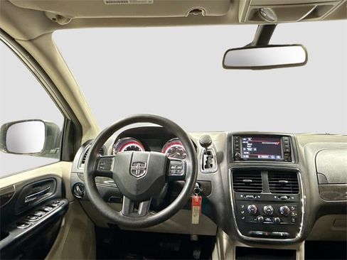 Used 2019 Dodge Grand Caravan SE image 17