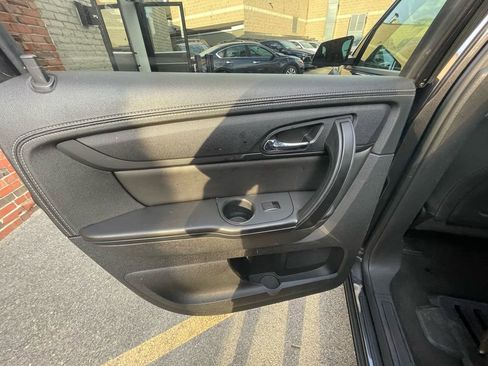 Used 2016 GMC Acadia SLE image 20