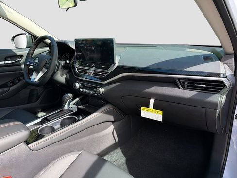 New 2025 Nissan Altima 2.5 SR w/ SR Premium Package image 30