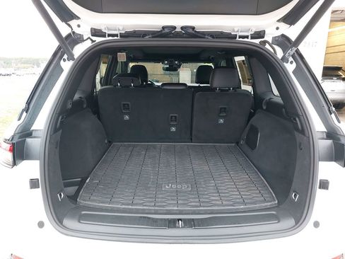 Used 2022 Jeep Grand Cherokee Trailhawk image 11