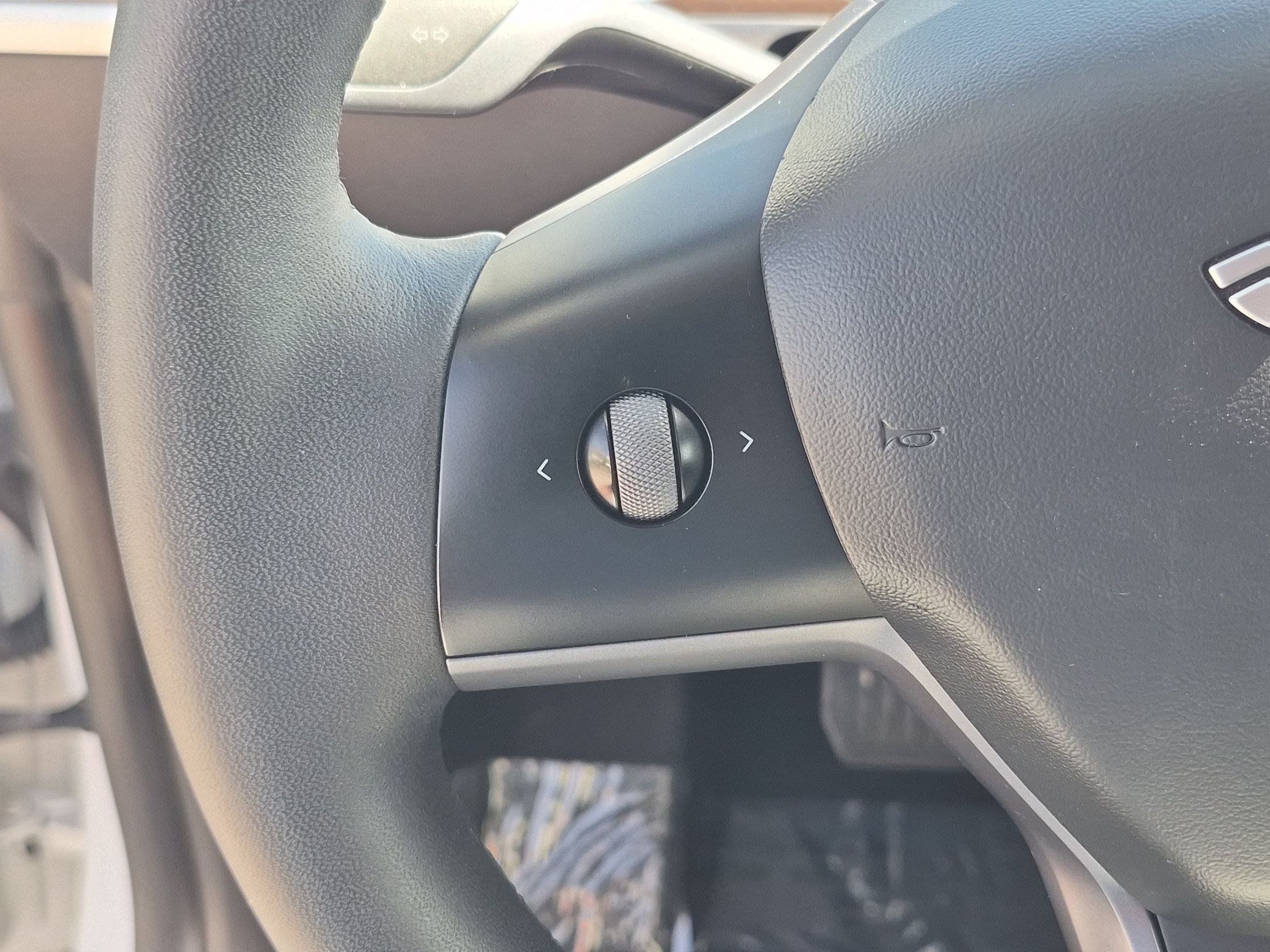 Used 2021 Tesla Model Y Long Range AWD/4WD image 18