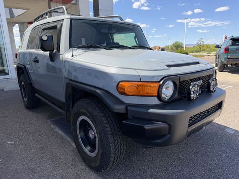 Used 2013 Toyota FJ Cruiser 4WD w/ Trail Teams Special Edition image 9
