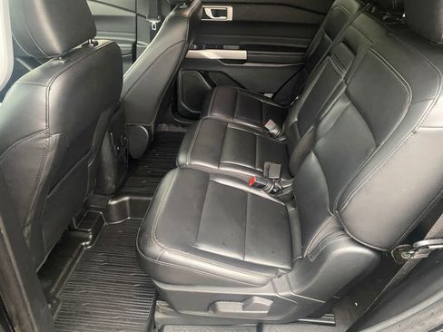 Used 2023 Ford Explorer XLT w/ Equipment Group 202A image 17