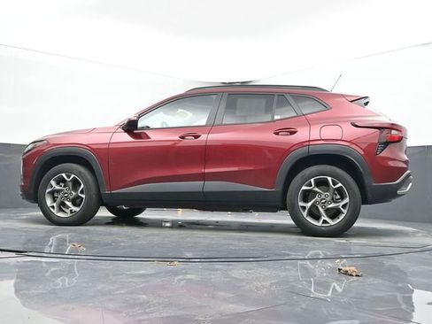 Used 2025 Chevrolet Trax LT image 47