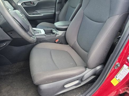 Certified 2023 Toyota RAV4 LE FWD image 19