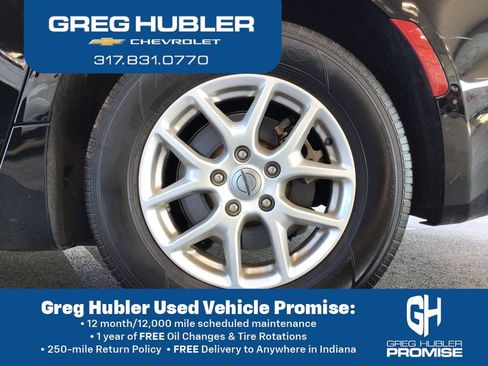 Used 2024 Chrysler Pacifica Touring-L FWD image 18