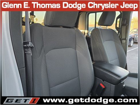 Certified 2023 Jeep Gladiator Willys image 32