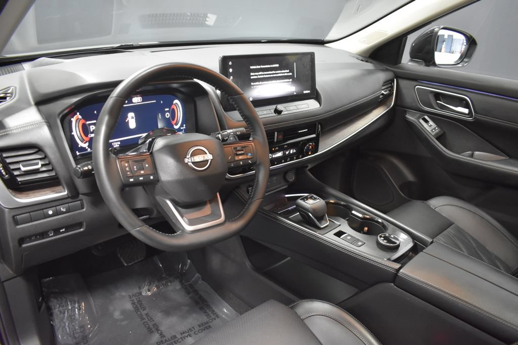 Certified 2026 Nissan Rogue Platinum w/ Tech Package AWD/4WD image 4