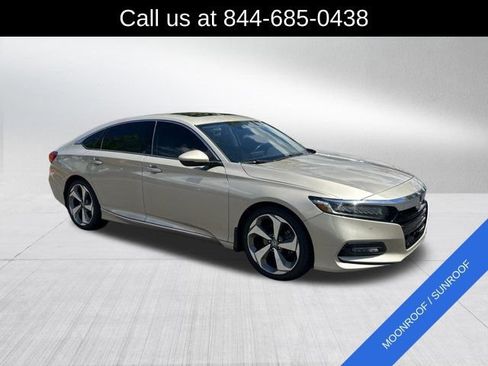 Used 2019 Honda Accord Touring image 3